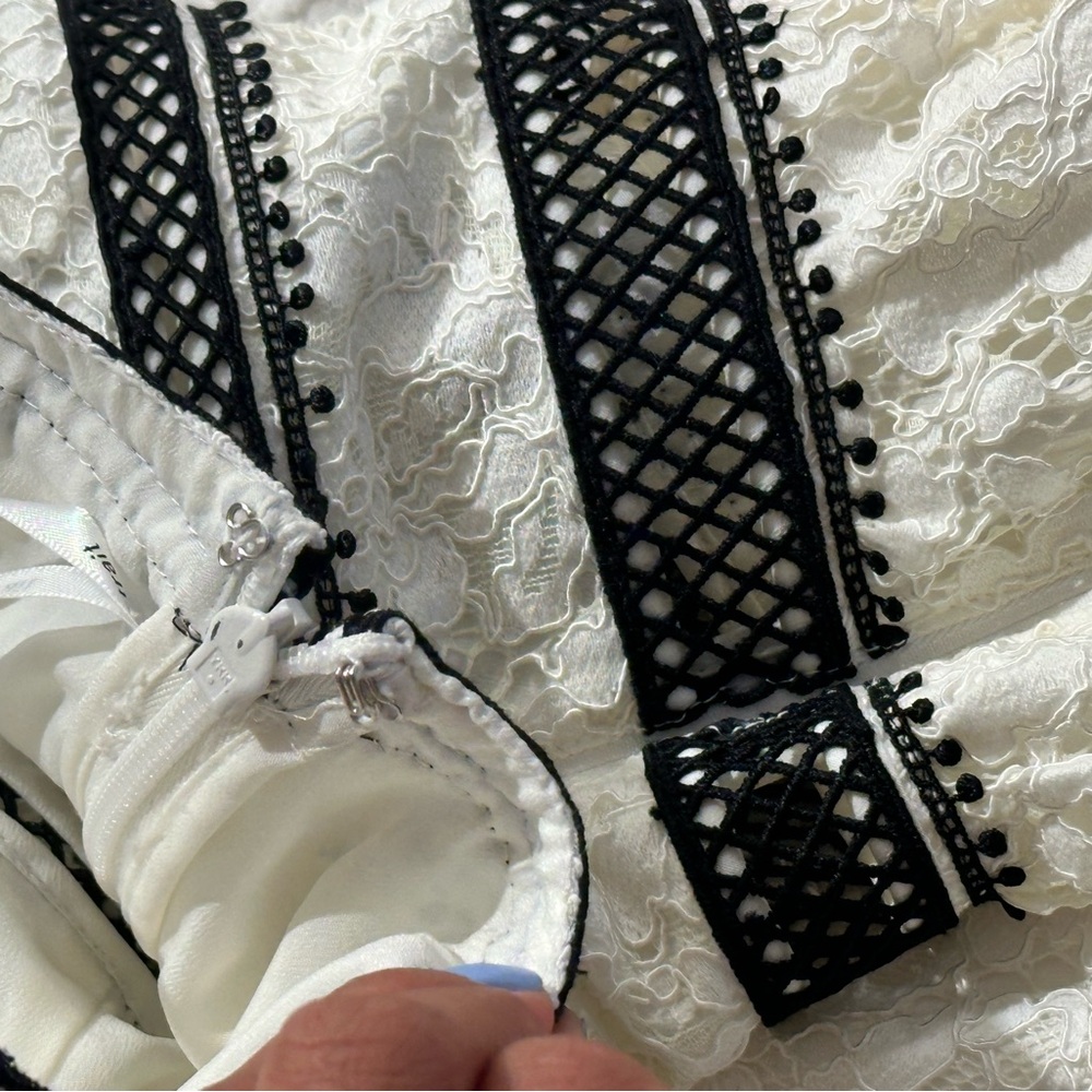 Self Portrait tiered guipure lace trim white black dress NWT UK 14 US10 - Picture 10 of 12